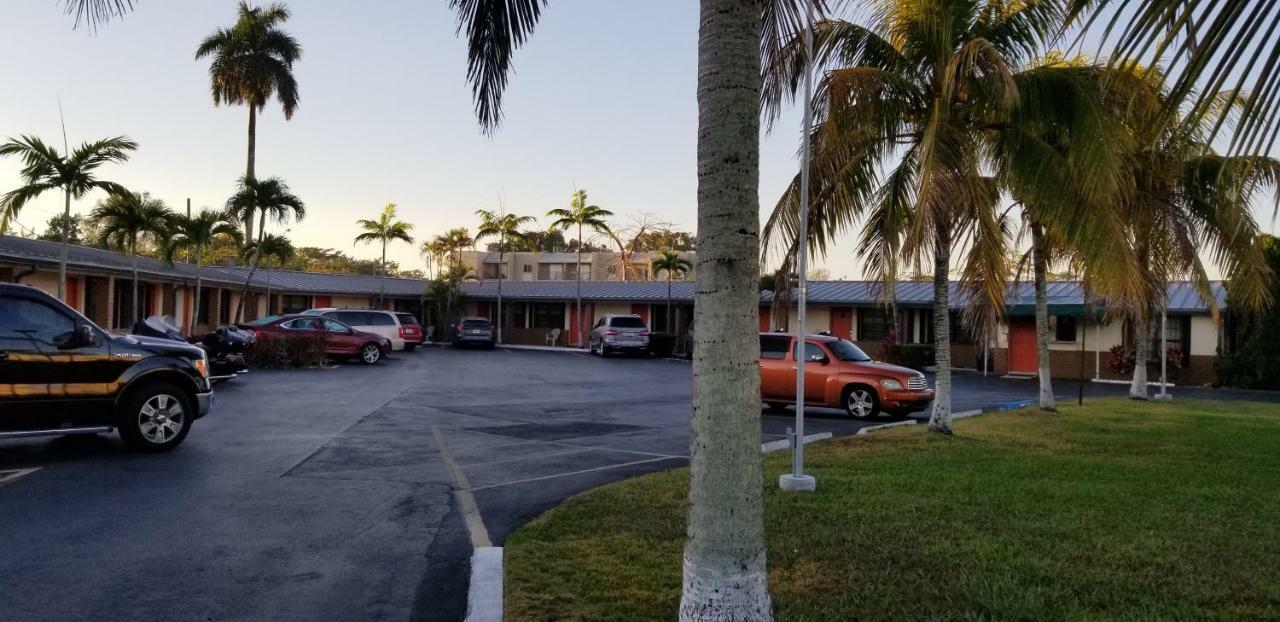 Deluxe Inn Motel - Homestead Luaran gambar
